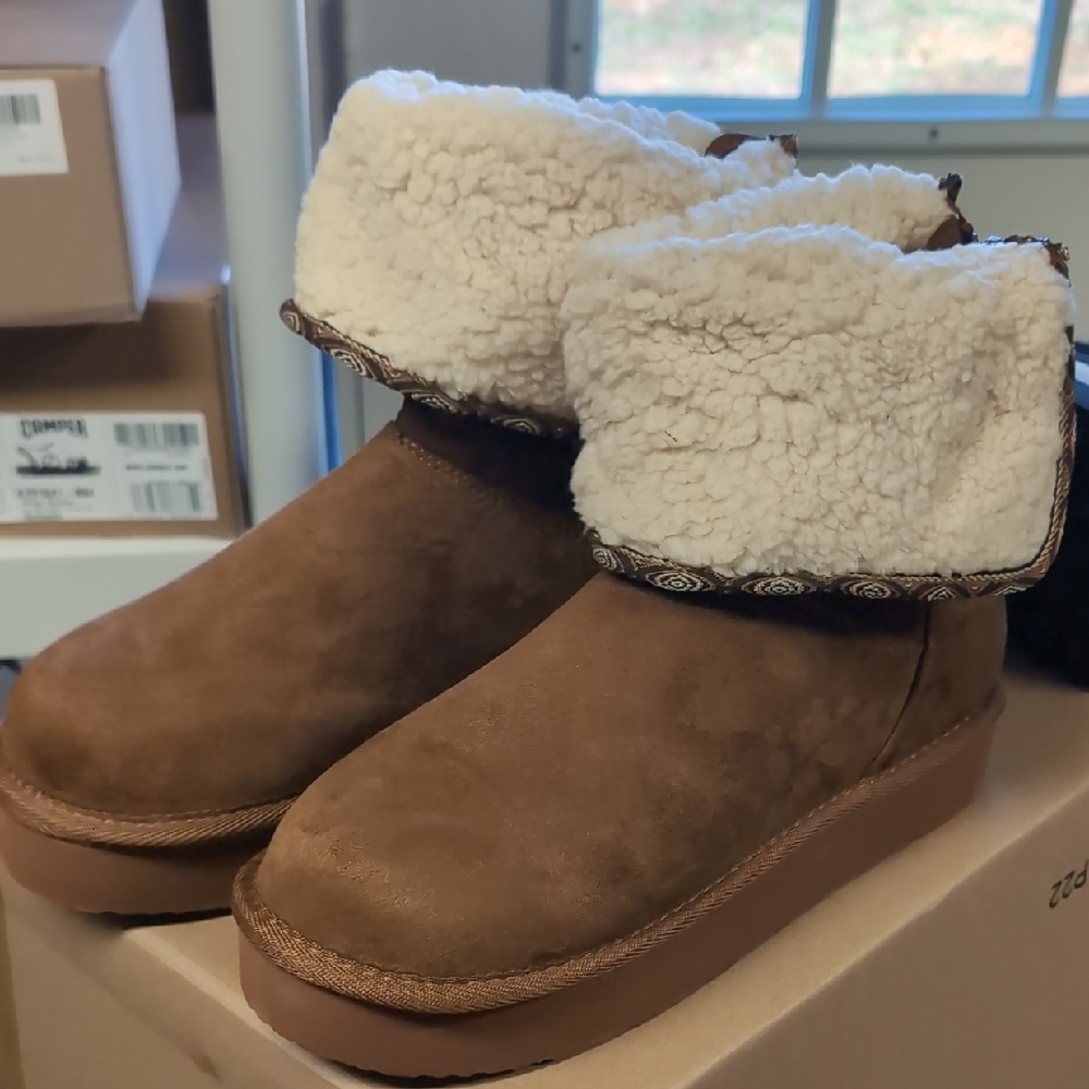 Muk Luks Brown Shearling Winter Boots